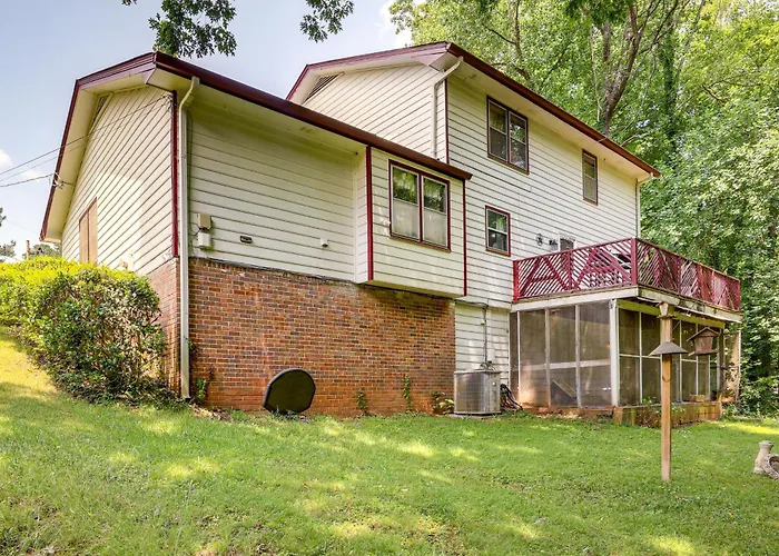 Group Getaway: Spacious Home In Stone Mountain!