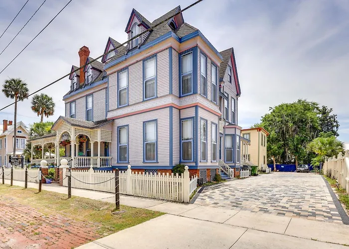 'Grand Gables' Home: 1 Block To St Johns River!