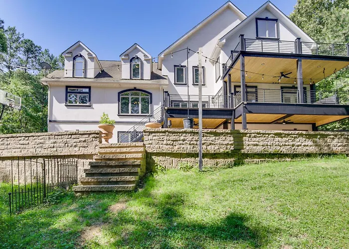 Dock & Home Theater: Pet-Friendly Lake Wylie Home