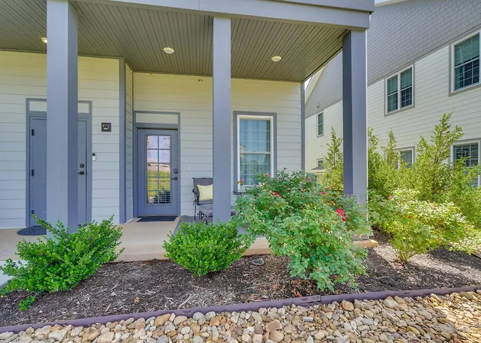 Walk To Historic Maryville: True Southern Getaway!