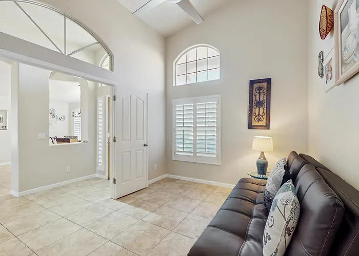 Private Pool, Yard & Pool Table! 'Avondale Abode'