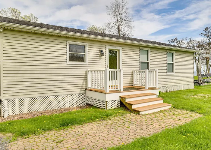 Lake Champlain Family Retreat W/ Deck & Yard