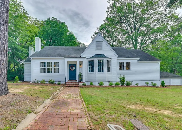 'Wremy House' 5 Blocks To Main St In Starkville!