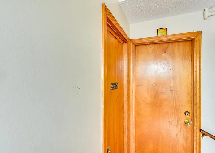 Walkable Fall River Apt: Cozy Winter Getaway!