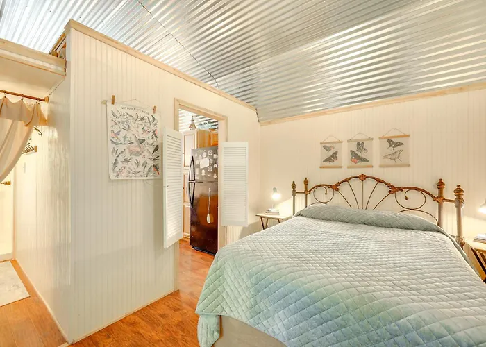 Cozy Couple'S Cabin Retreat In Concan!
