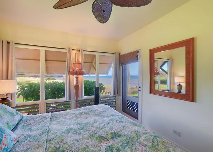Oceanfront Condo W/ Pool Access On Molokai!