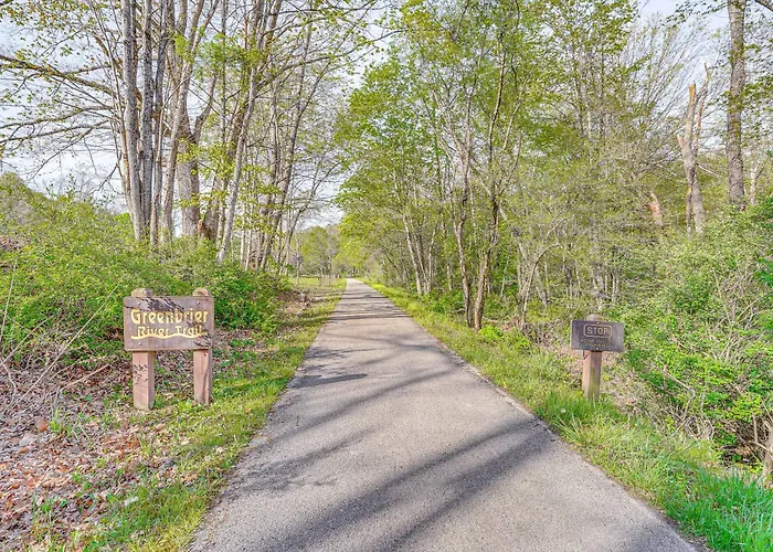Near Greenbrier River! Mtn-View Cabin W/ Fire Pit