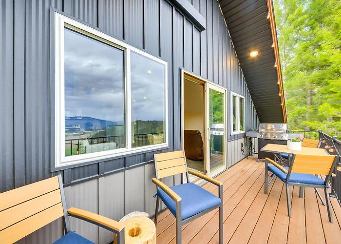 Balcony & Patio W/ Mtn Views! Bonners Ferry Escape