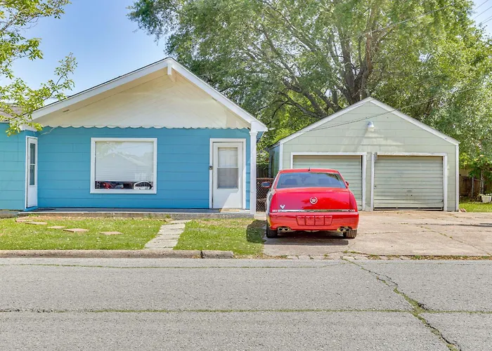 Peaceful & Pet Friendly: Port Arthur Apt W/ Yard