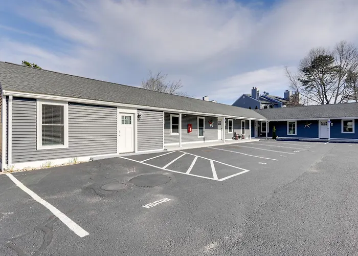 3 Mi To Beaches: Peaceful Wareham Getaway