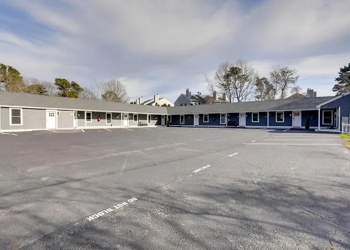 3 Mi To Onset Beach & Village! Pet-Friendly Apt