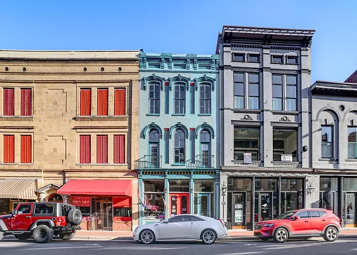 Steps To Historic Riverfront: Chic Dtwn Condo!