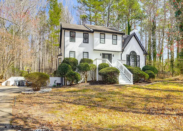 Private Hot Tub & Deck: Family Gem In Alpharetta