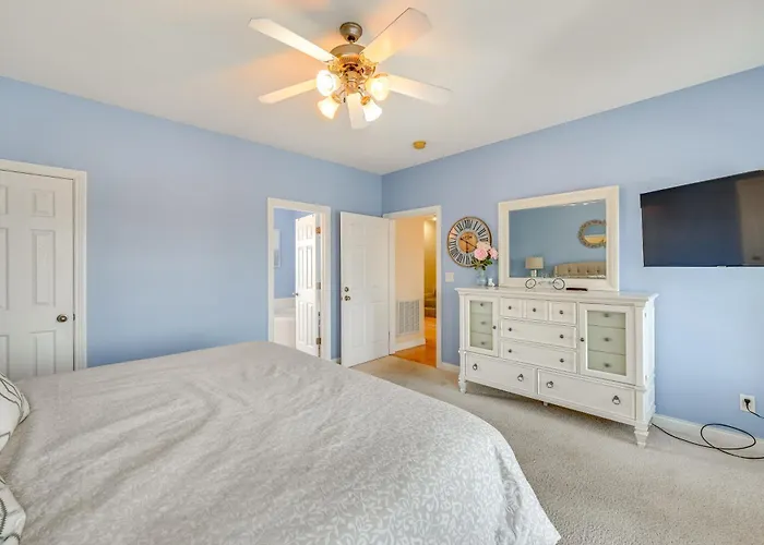 Lake Cumberland Home W/ Hot Tub & Game Room