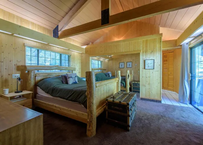 Glen Lake Cabin In The Woods