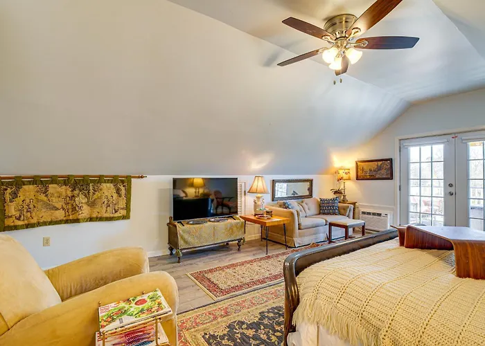 Peaceful Countryside Escape In Covington!