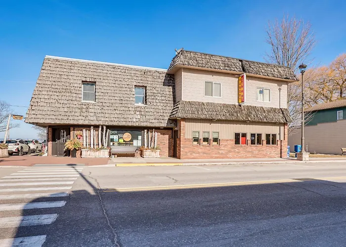 Cozy Fall Beulah Apt: Near Lake & Crystal Mtn