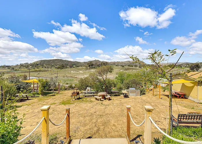 Near Ramona Wineries: Mtn-View Haven W/ Large Yard