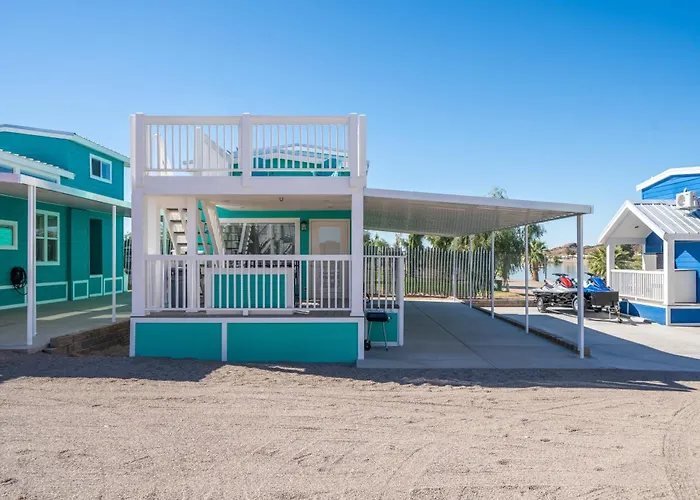Sandy Cheeks, Deluxe Rive Views, Roadrunner Resort