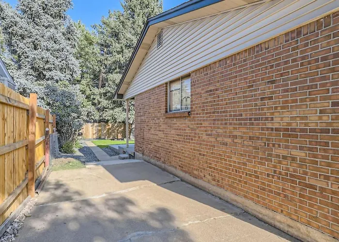 Pet Friendly 3 Bedroom Near To Red Rocks And Belmar In Denver