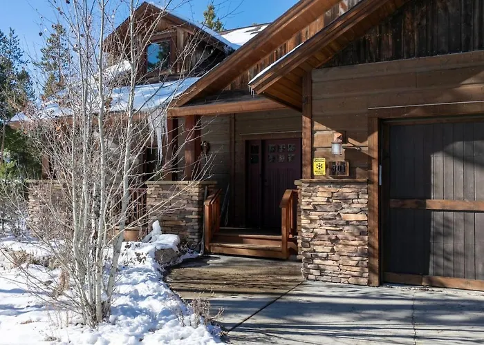 Wagon Ranch Ultimate Retreat With Hot Tub