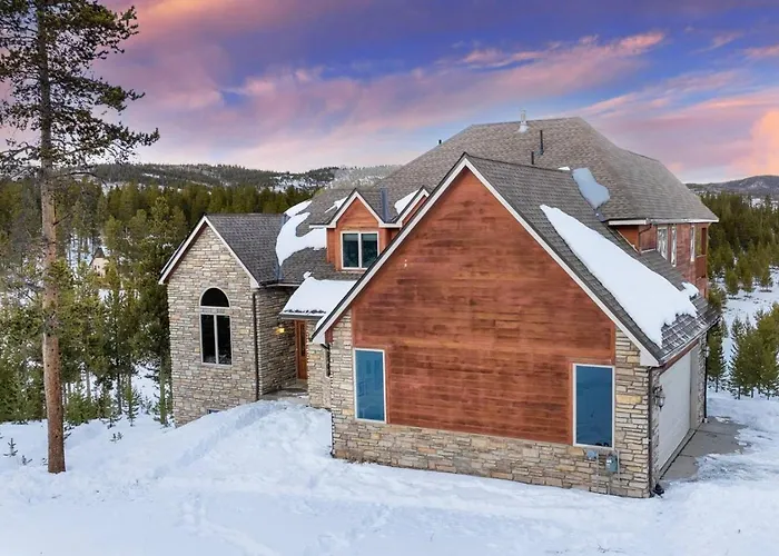 Stunning Mountain Retreat With View And Private Hot Tub