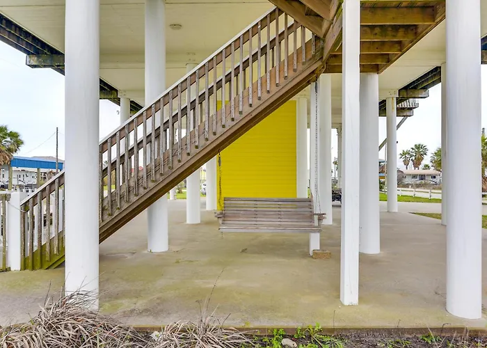 Walk To Beach! Bayfront Coastal Gem In Gilchrist