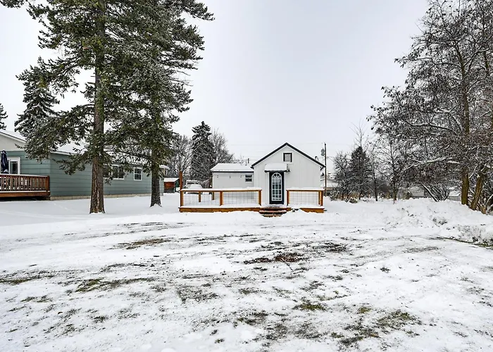 1 Mi To Main Street Polson: Updated Home W/ Deck!