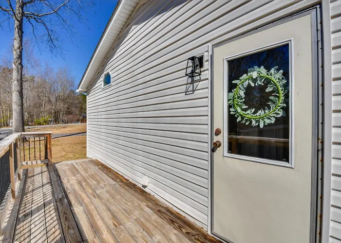Home W/ Lake Keowee Access: Sleeps 7, Coffee Bar