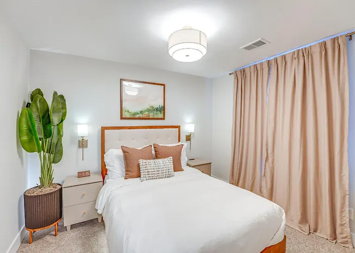 Serene & Updated Escape: 1 Mi To Heritage Landing