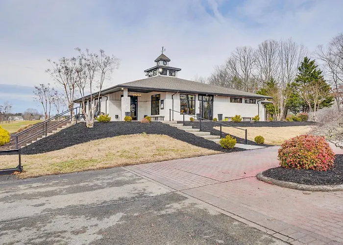 Smith Mountain Lake Condo W/ Pool Access