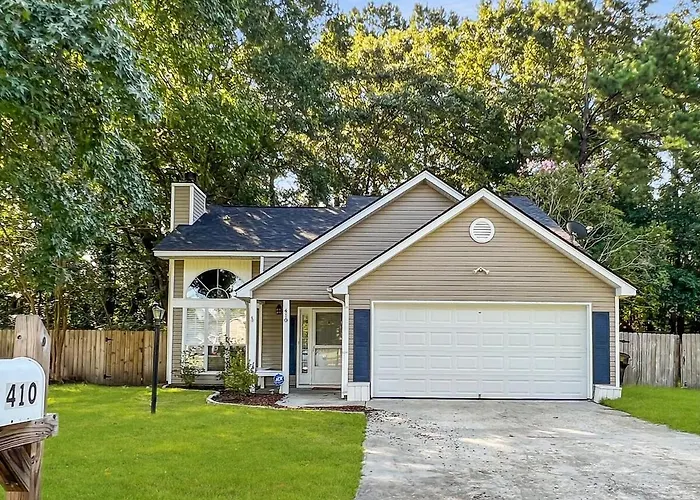 The Paramour Comfy Home With Ground Floor Bedroom And Fenced In Yard