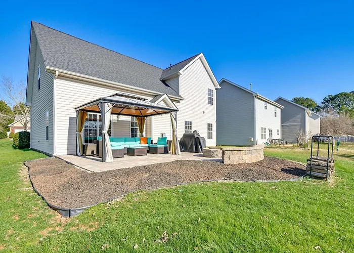 6 Mi To Charlotte Motor Speedway: Home W/ Fire Pit