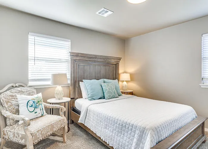 4 Mi To Dtwn Guthrie: Family Home W/ Fire Pit!