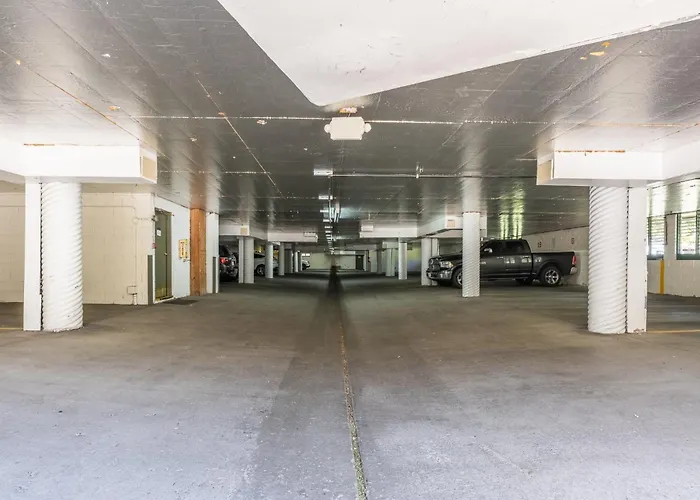 Crestview #3 Bldg C 1 Bedroom Plus Den / 2 Bathroom, Close To Town Shuttle And Short Walk To Village