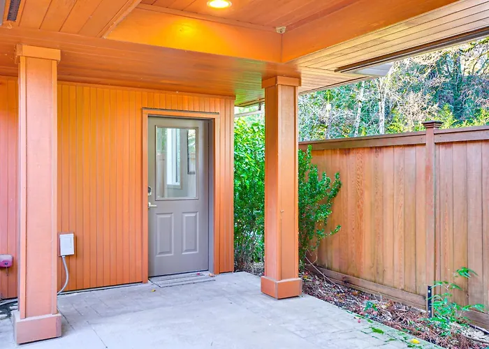 Walk To Willamette River: Studio In West Linn