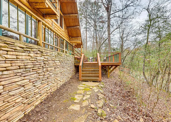 Fish, Boat & Hike: Pet-Friendly Cabin In Arkansas