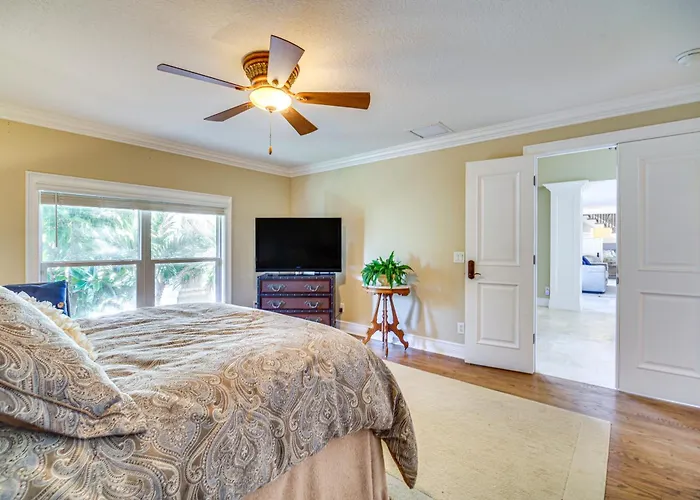 Beachfront Melbourne Beach Retreat W/ Pool Table!