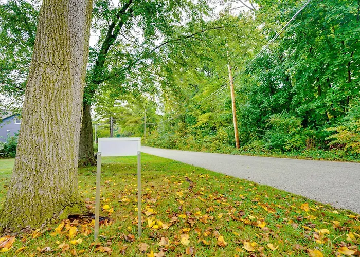Webster Lake Home W/ Patio ~ 3 Mi To Town!