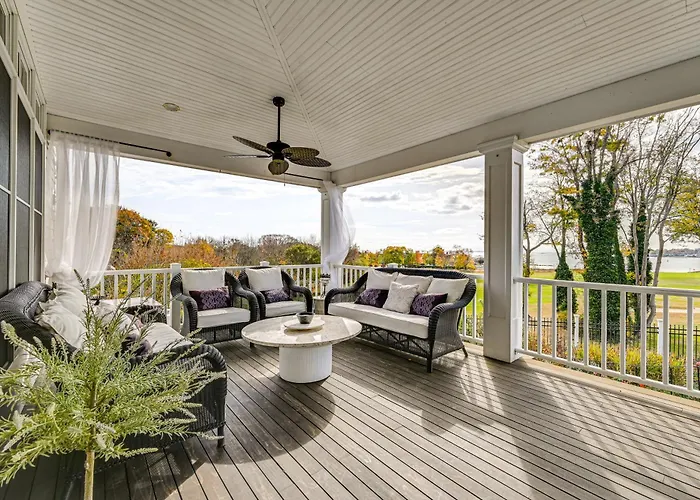 Groton Home < 1 Mi To Beach On Long Island Sound!