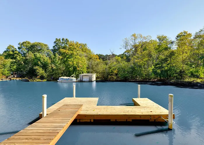 Waterfront Lake Hickory Retreat W/ Private Dock!