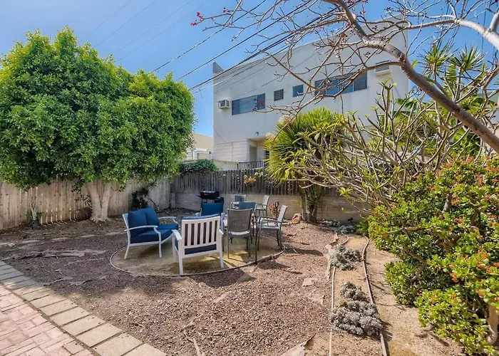 Walk To Beach - King Apt In #1 Area - Ab