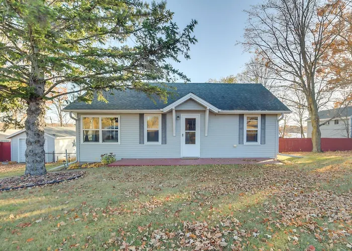 Star Lake Pet-Friendly Home: Fire Pit, Dock, Grill