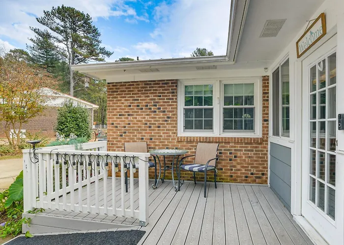 4 Mi To Falls Lake: Dog-Friendly Wake Forest Home