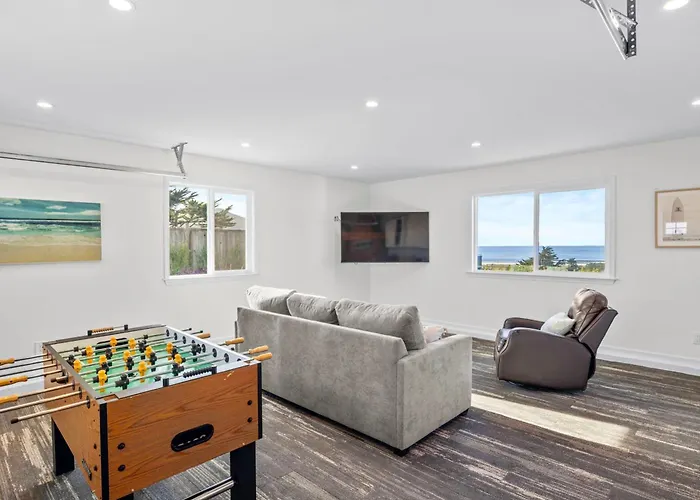 Luxurious Private Coastal Home Hot Tub & Ocean Views Near San Francisco