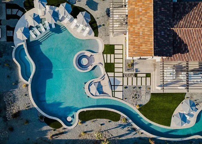 Riviera - Lazy River Pool, Pickleball, Game Room!