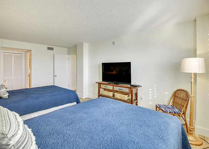 Beachfront Condo W/ Pool Access In Ponce Inlet