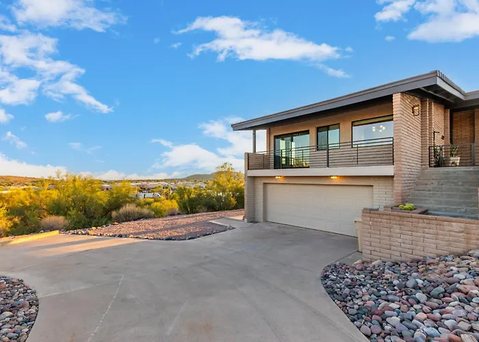 3Br Retreat With Heated Pool, Bbq And Mountain Views
