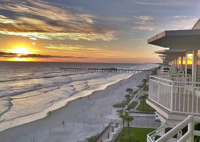 Relaxing Ocean Front Penthouse