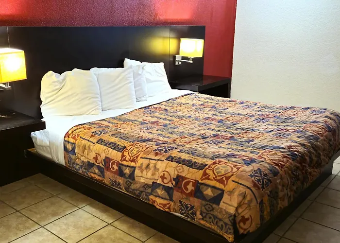 River Valley Inn And Suites